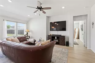 945 Alton Dr, Aubrey, TX 76227 - Photo 4