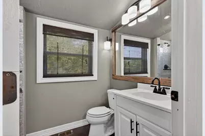715 W Munson Street, Denison, TX 75020 - Photo 22