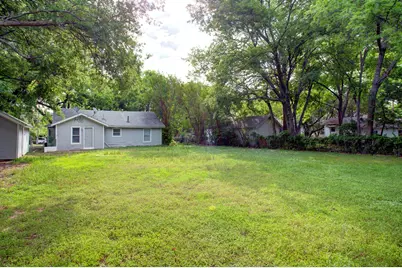1005 N Buffalo Avenue, Cleburne, TX 76033 - Photo 18