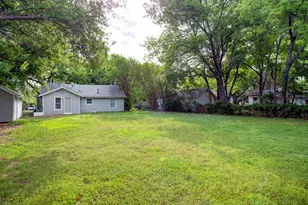 1005 N Buffalo Ave, Cleburne, TX 76033 - Photo 18
