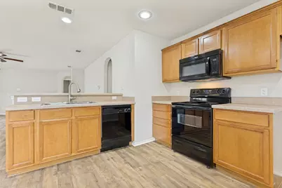 556 Winbridge Lane, Fort Worth, TX 76052 - Photo 10