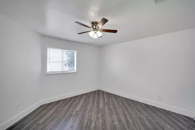 2306 Balvanera Plaza, Dallas, TX 75211 - Photo 16