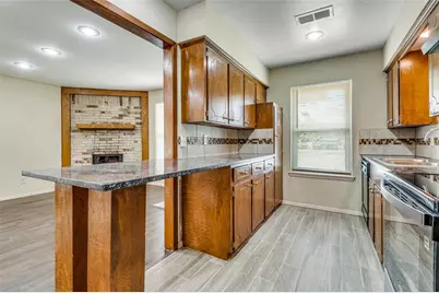 110 Crandall Road #112-Right Side, Irving, TX 75060 - Photo 1