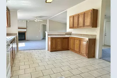 912 Partridge Court, Granbury, TX 76049 - Photo 8