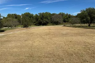 912 Partridge Ct, Granbury, TX 76049 - Photo 4