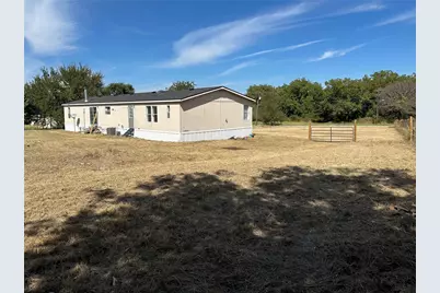 912 Partridge Court, Granbury, TX 76049 - Photo 2