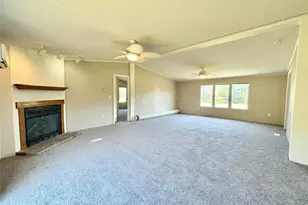 912 Partridge Ct, Granbury, TX 76049 - Photo 10