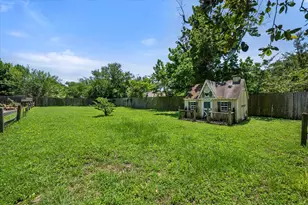 115 Woodland Ave, Corsicana, TX 75110 - Photo 2
