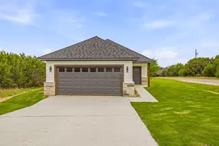 5708 Vanessa Ct, Granbury, TX 76048 - Photo 2