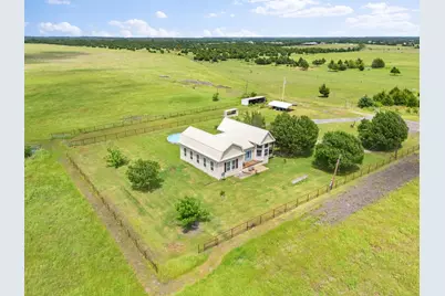 404 Fm 1566 W, Wolfe City, TX 75496 - Photo 34