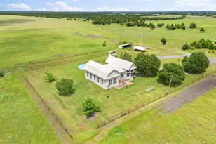 404 Fm 1566 W, Wolfe City, TX 75496 - Photo 34