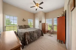 404 Fm 1566 W, Wolfe City, TX 75496 - Photo 20