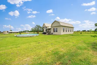 404 Fm 1566 W, Wolfe City, TX 75496 - Photo 24