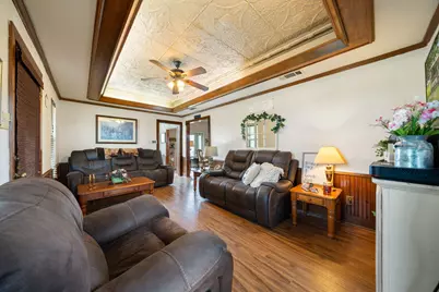 404 Fm 1566 W, Wolfe City, TX 75496 - Photo 4
