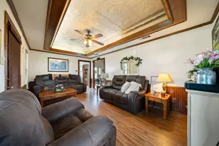 404 Fm 1566 W, Wolfe City, TX 75496 - Photo 4