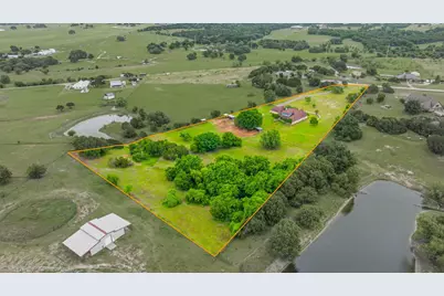 1914 Bentwater Parkway, Granbury, TX 76049 - Photo 4