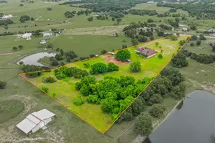 1914 Bentwater Pkwy, Granbury, TX 76049 - Photo 4