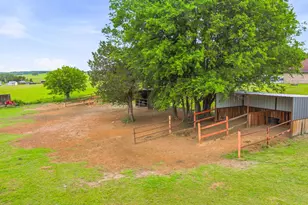 1914 Bentwater Pkwy, Granbury, TX 76049 - Photo 2