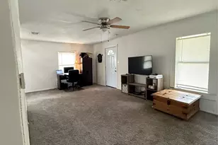 1006 Bishop St, Commerce, TX 75428 - Photo 6