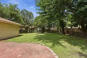 2806 E Atoll Dr, Dallas, TX 75216 - Photo 28