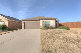 1205 Glen Ct, Weatherford, TX 76087 - Photo 2