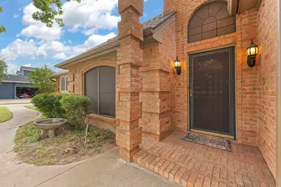 413 Lincoln Oaks Drive, Burleson, TX 76028 - Photo 8