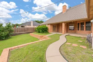 413 Lincoln Oaks Dr, Burleson, TX 76028 - Photo 22