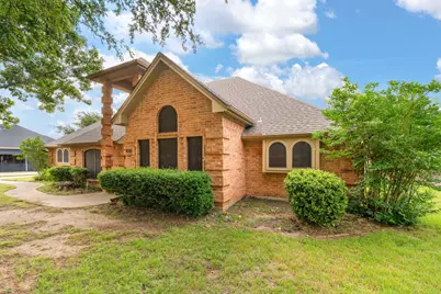 413 Lincoln Oaks Drive, Burleson, TX 76028 - Photo 6