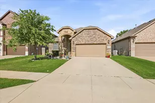 10329 Roatan Trail, Fort Worth, TX 76244 - Photo 2