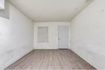 3408 S Hughes Avenue, Fort Worth, TX 76119 - Photo 2