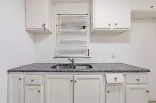 3408 S Hughes Ave, Fort Worth, TX 76119 - Photo 6