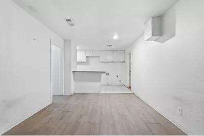 3408 S Hughes Avenue, Fort Worth, TX 76119 - Photo 8