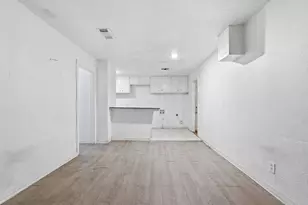 3408 S Hughes Ave, Fort Worth, TX 76119 - Photo 8