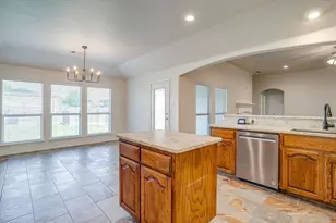 104 Thorobred Ct, Azle, TX 76020 - Photo 8