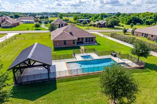 104 Thorobred Ct, Azle, TX 76020 - Photo 20
