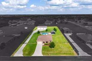 104 Thorobred Ct, Azle, TX 76020 - Photo 4