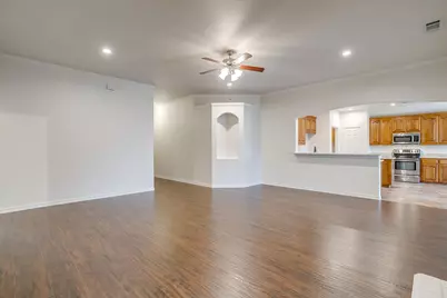 104 Thorobred Court, Azle, TX 76020 - Photo 6