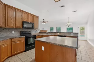 401 Champion's Ct, Crandall, TX 75114 - Photo 10