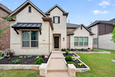 12733 Royal Oaks Lane, Farmers Branch, TX 75234 - Photo 2