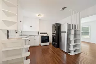 9803 Larga Dr, Dallas, TX 75220 - Photo 6