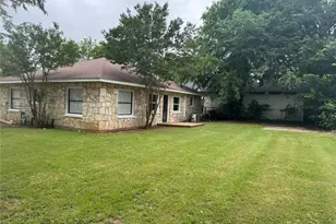 607 E Hundley Dr, Lake Dallas, TX 75065 - Photo 2