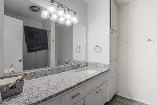 625 NW Renfro St, Burleson, TX 76028 - Photo 8