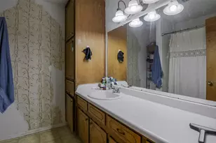 625 NW Renfro St, Burleson, TX 76028 - Photo 18