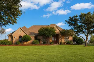 102 Buckskin Dr, Van Alstyne, TX 75495 - Photo 2