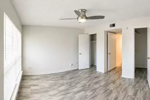 9801 Royal Ln, Dallas, TX 75231 - Photo 18