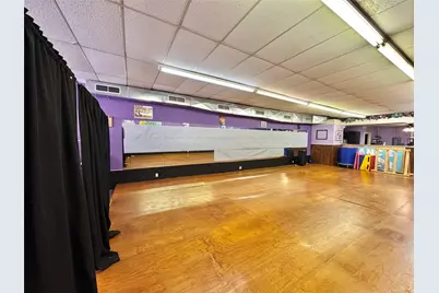 114 N Commerce Street, Gainesville, TX 76240 - Photo 4