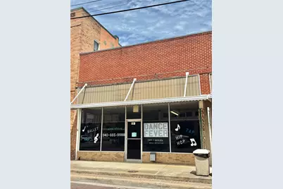 114 N Commerce Street, Gainesville, TX 76240 - Photo 2