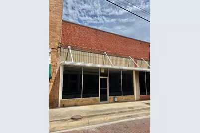 114 N Commerce Street, Gainesville, TX 76240 - Photo 1