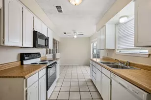6301 Sunnybrook Dr, Watauga, TX 76148 - Photo 10