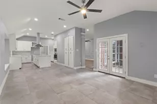 8343 Crystalwood Dr, Dallas, TX 75249 - Photo 24